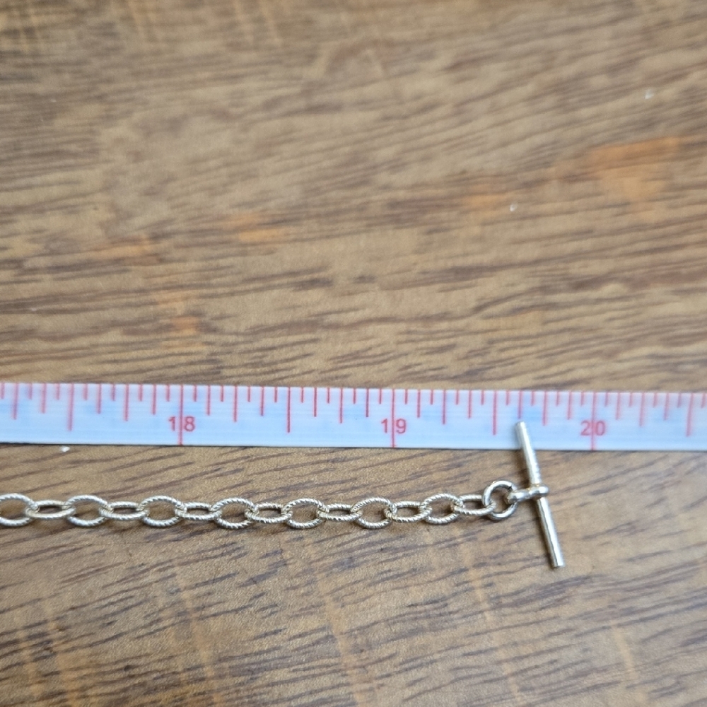 Stylish Silver Chain Necklace with Toggle Clasp